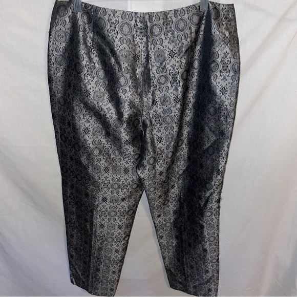 Ann Taylor Dress Pants Women’s Size 12 Gray Floral 100% Silk Zip Side - Picture 8 of 12